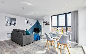Perfect City-Break Apartment With Free Private Parking By Hass Haus